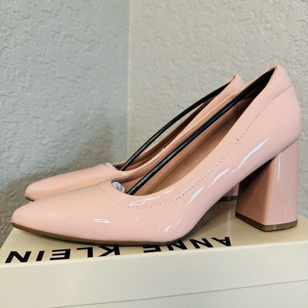 ANNE KLEIN Grazen Pointed Toe Pump Block Heel, Patent Leather Pink, 8.5, NWT - Picture 14 of 16